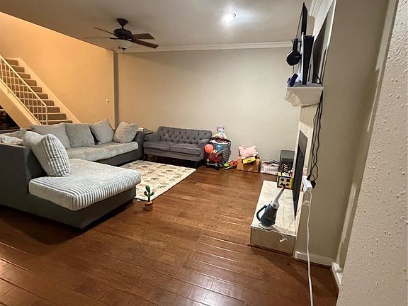 3rd image of 2409 Bering Dr #18