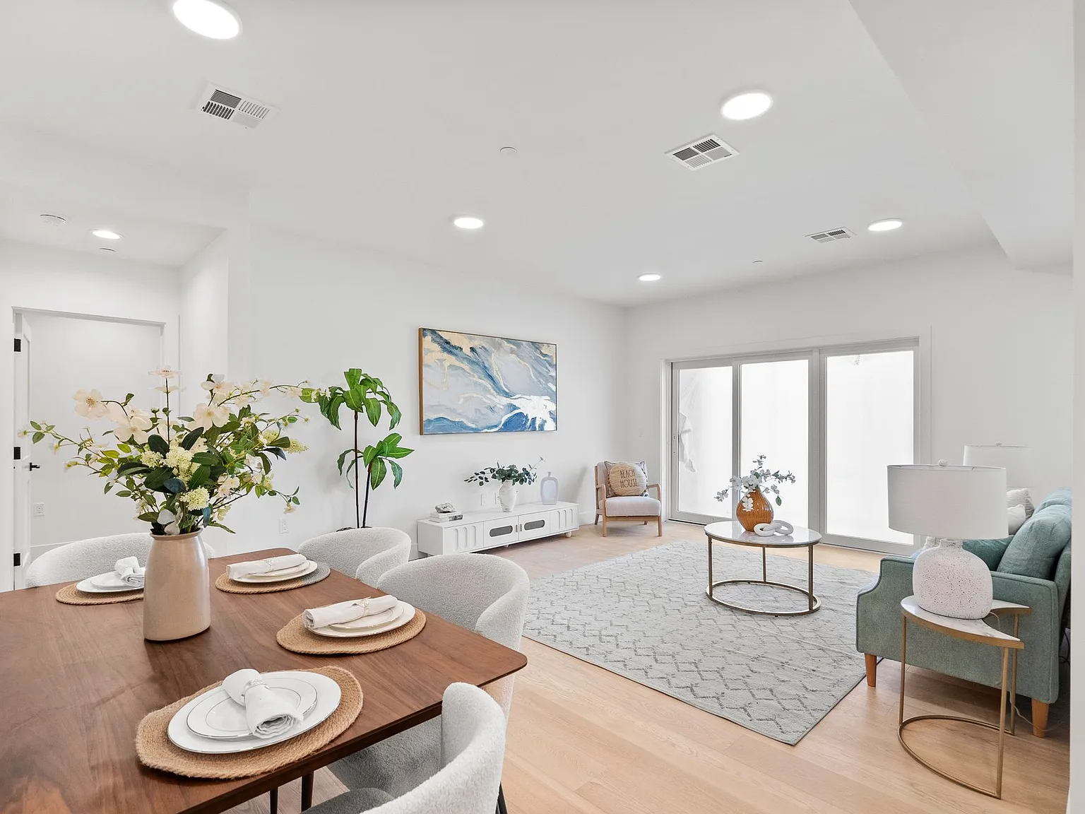2 bed, 1243 sqft, $6,500 — Photo 4