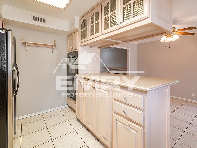 11902 Pine St — Photo 9