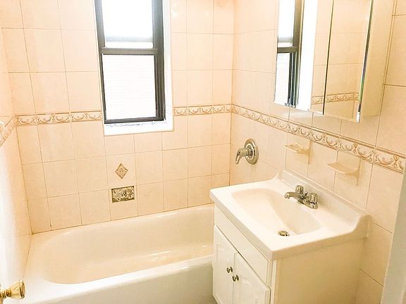 5th image of 14445 35th Ave APT 2S