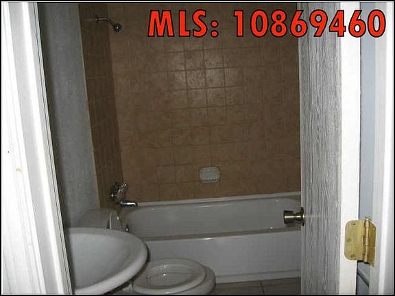 8513 San Marino - Bathroom