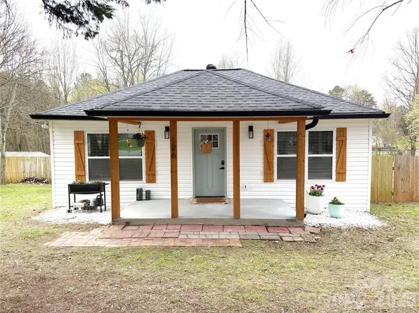 126 Laura Rd, Mooresville, NC 28117