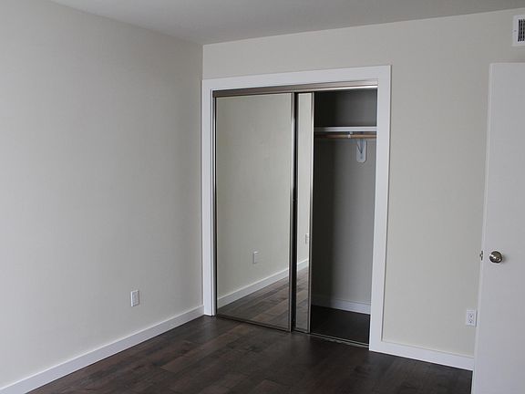 3rd image of 447 23rd Ave APT 1