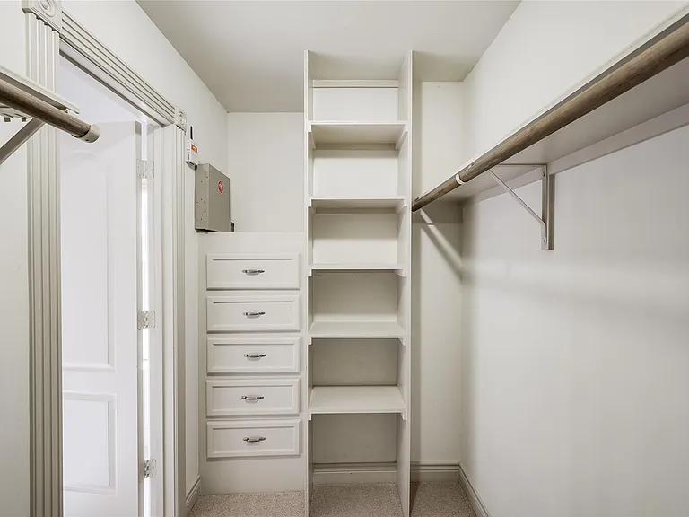 315 Sandman St — Photo 15
