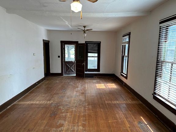 3rd image of 408 N Locust St