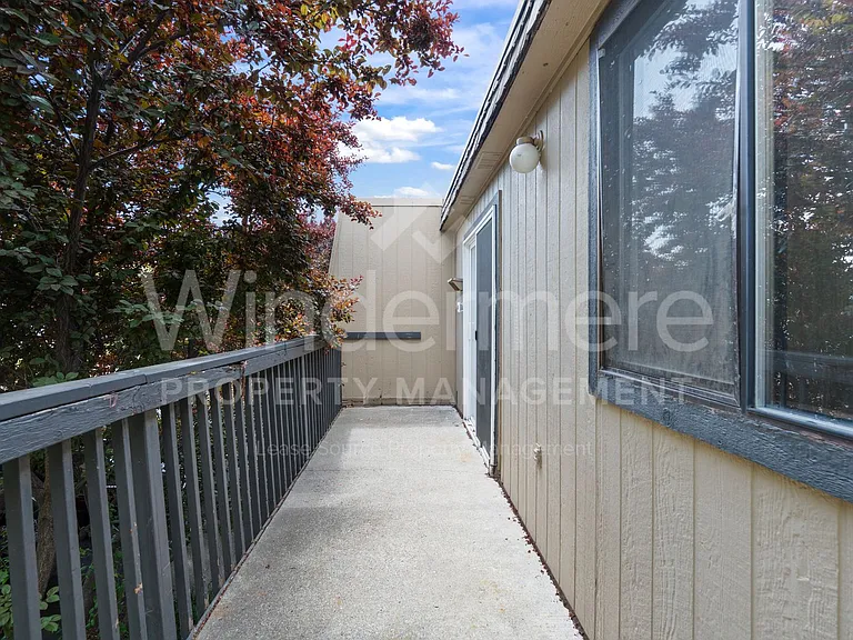 13208 E Skyview Ave — Photo 18