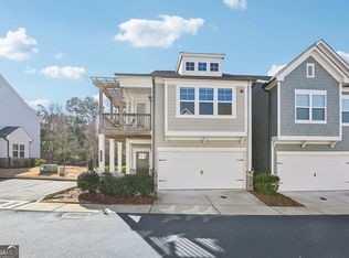 365 Hayden Cir, Woodstock, GA 30189