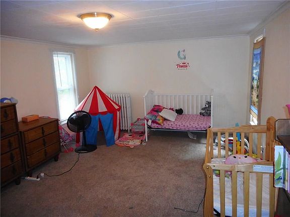 3rd image of 16 Monroe St