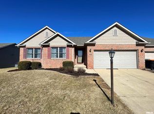 1909 English Oak, Washington, IL 61571