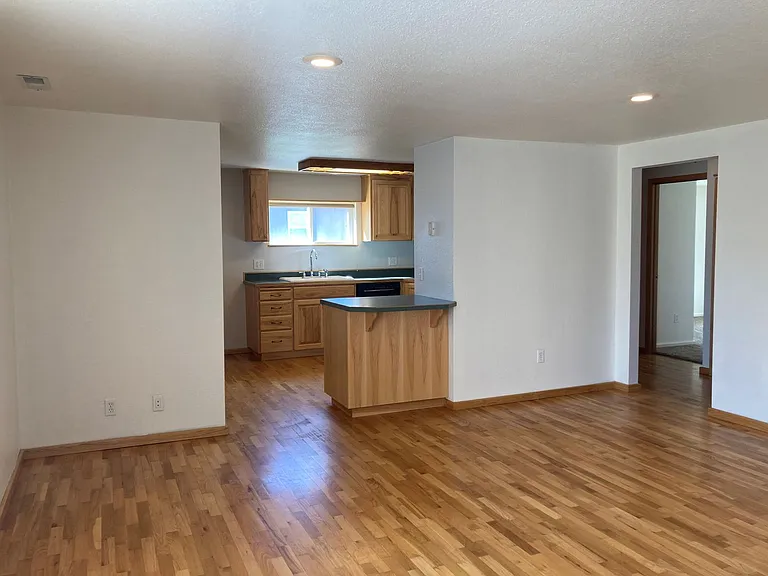 700 S 46th Ave — Photo 10