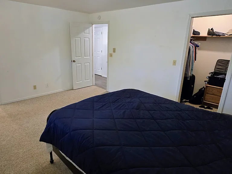530 NW Carolyn Ln — Photo 17