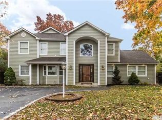10 Oceanside St, Islip Terrace, NY 11752
