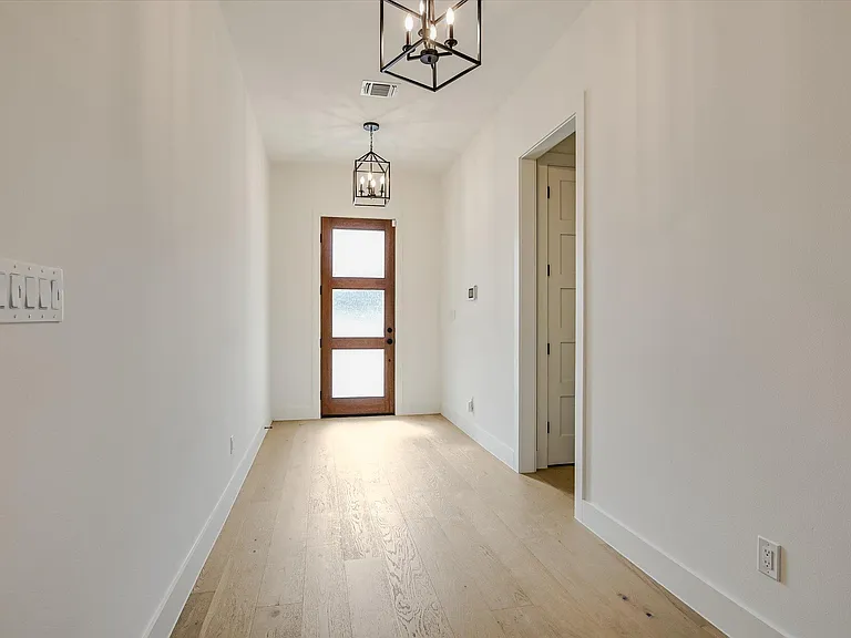 935 Wesley Ridge Dr — Photo 6