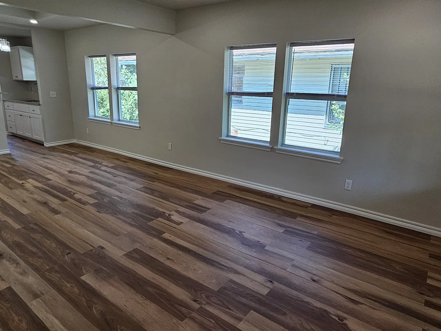 3 bed, 1109 sqft, $1,200 — Photo 2
