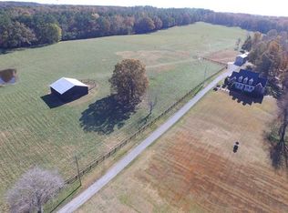 1955 Trace Ck Rd, Mcewen, TN 37101