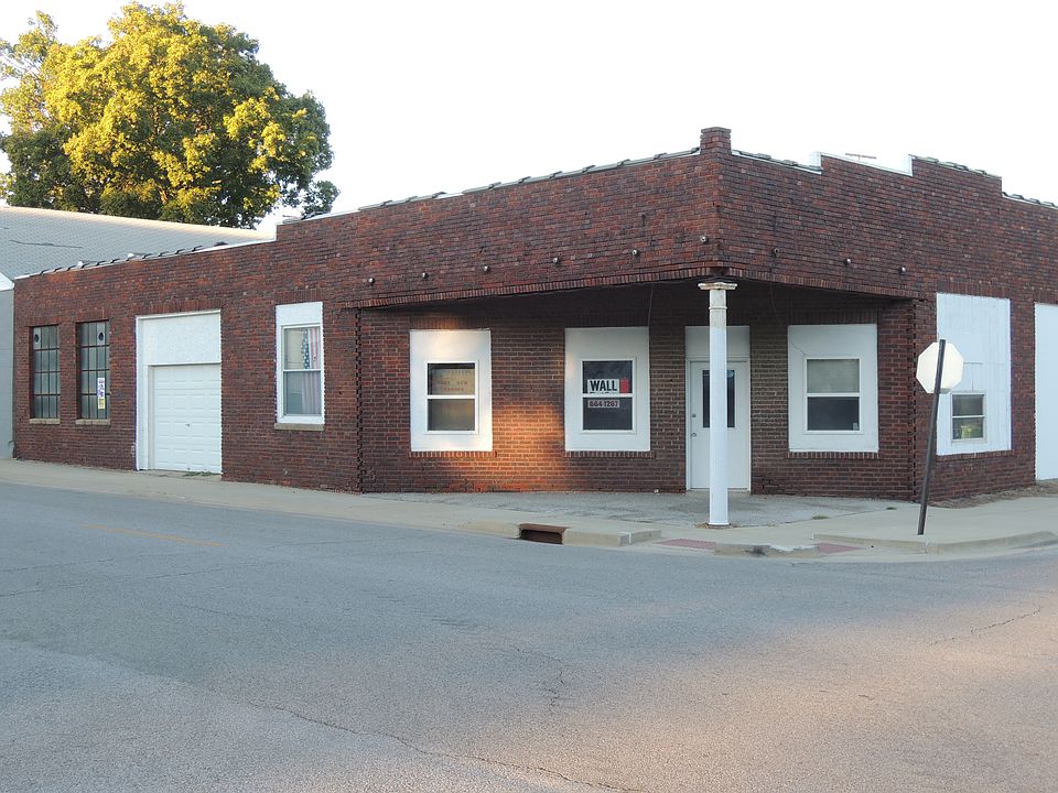 1st image of 222 S 4th St