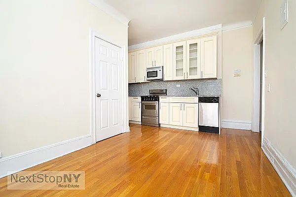 1st image of 204 W 94th St APT 4B