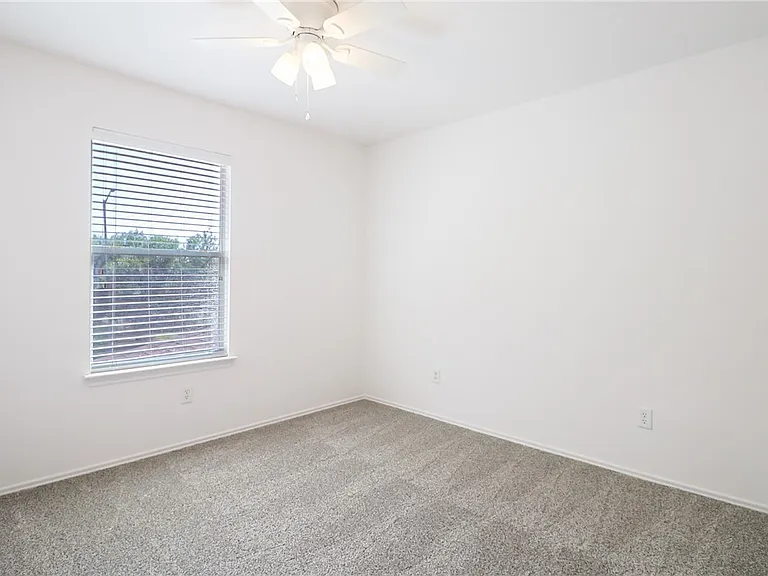 15125 Meredith Ln — Photo 15