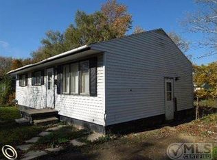 1731 Jewell Dr, Flint, MI 48505