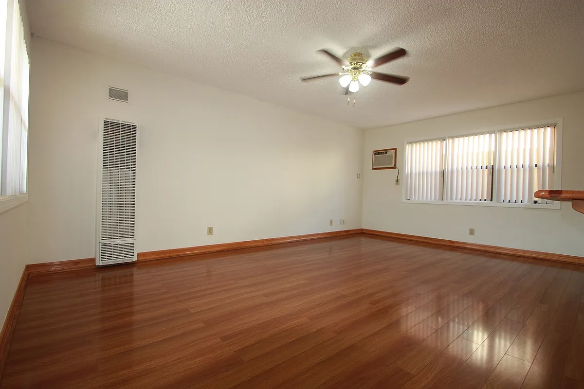 Building Photo - 2262 S Carmelina Ave