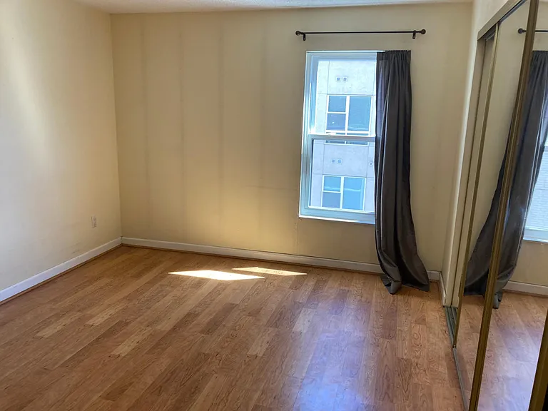 2 Adams St #909 — Photo 4
