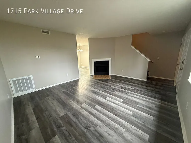 1715 Park Village Dr — Photo 31