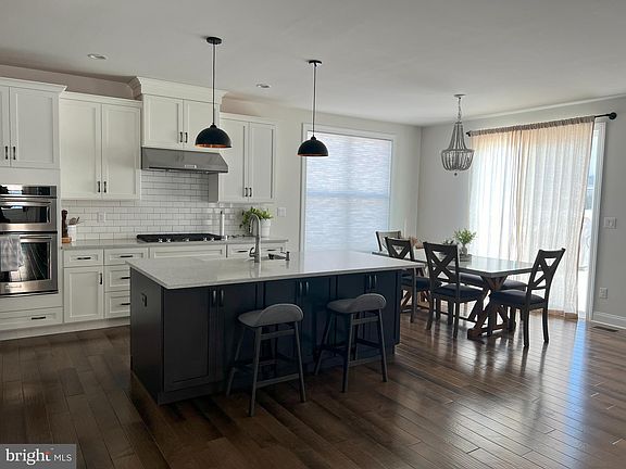 4th image of 304 Slag St