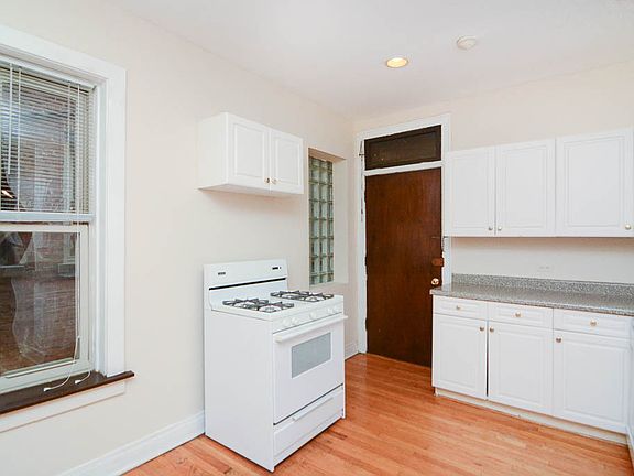 3rd image of 4229 N Paulina St APT 1E