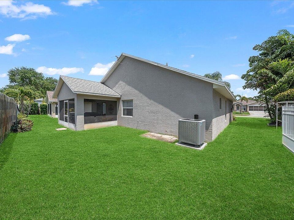 2nd image of 2492 Saint Johns Ln