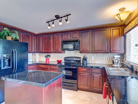 17' x 12' Kitchen