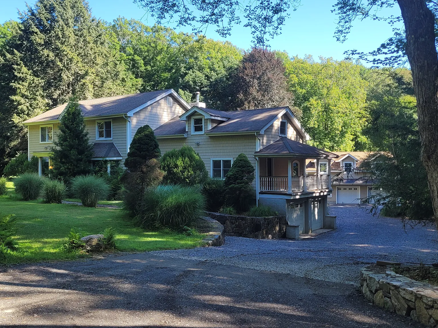 3 bed, 2.5 bath, 3704 sqft, $5,500 — Photo 1