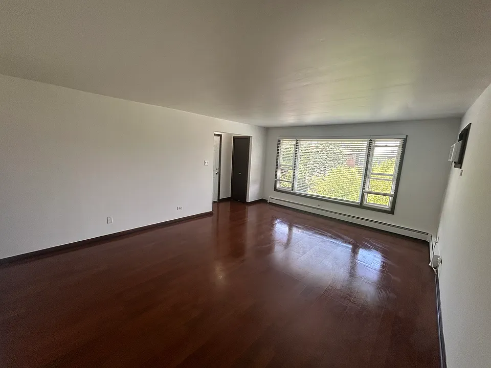1681 Patricia Pl #3E