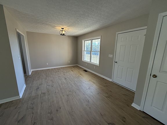 5th image of 125 Claiborne Ln