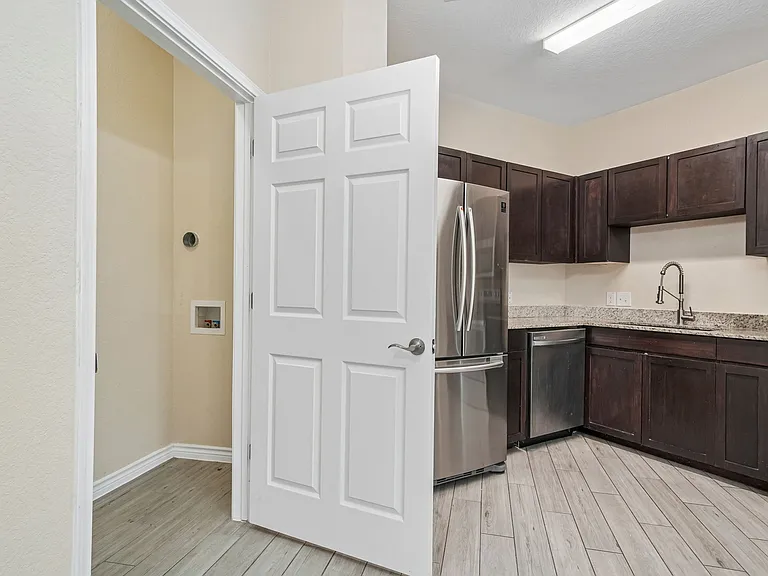La Marquesa Apartments — Photo 76