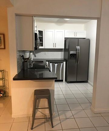 4th image of 450 NW 20th St APT 109