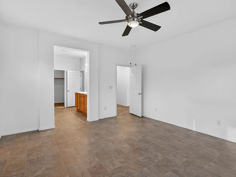 1704 Patrick Thomas Ct — Photo 14