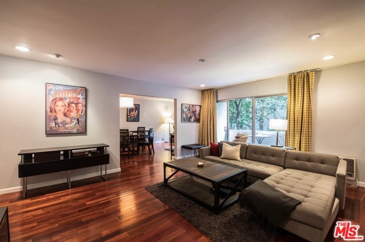 Building Photo - 1233 N Laurel Ave #110