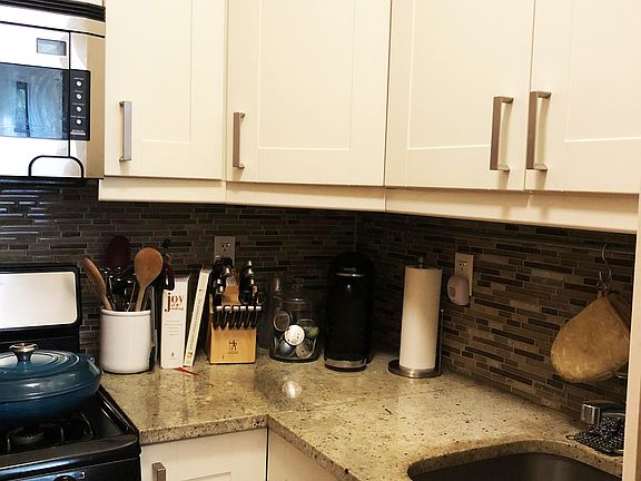4th image of 49 W 69th St APT 2A