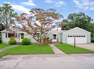 40 Newfield Ave, Warwick, RI 02888