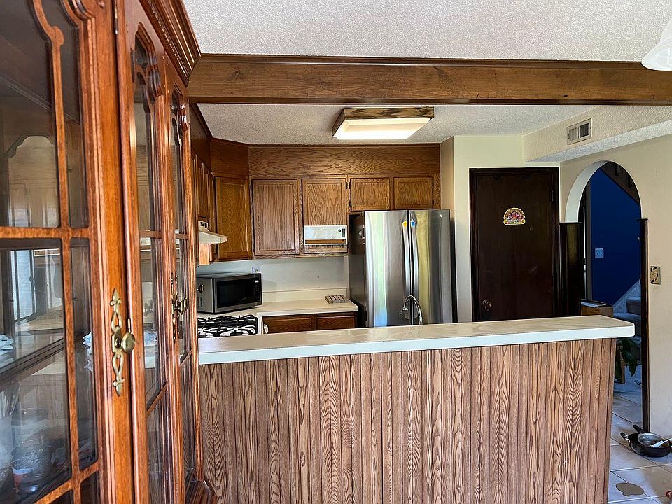 1st image of 40 Copper Beech Dr