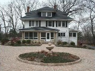 8416 W 74th St, Overland Park, KS 66204