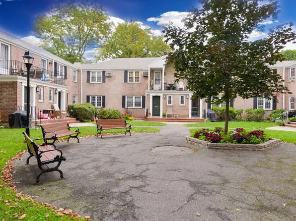 61-23B 224th St #588, Oakland Gardens, NY 11364