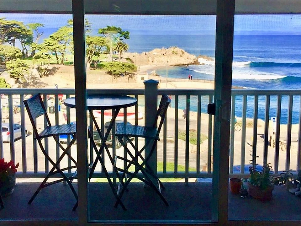 Living Room/Dining Room Balcony Bay and Lover's Point View