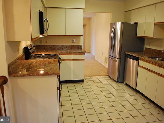 2nd image of 7225 Harbor Ln Unit 2