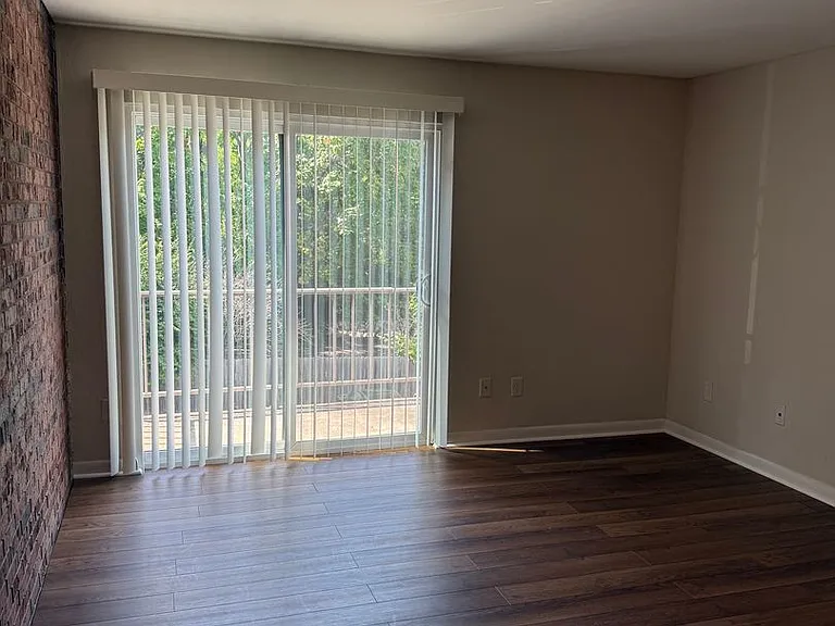 2866 Madison — Photo 21