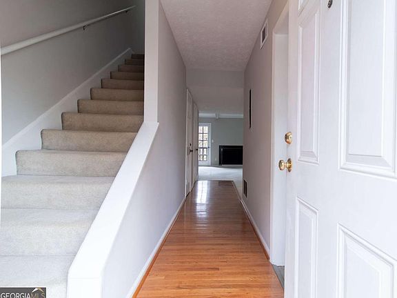 3rd image of 6437 Stone Way