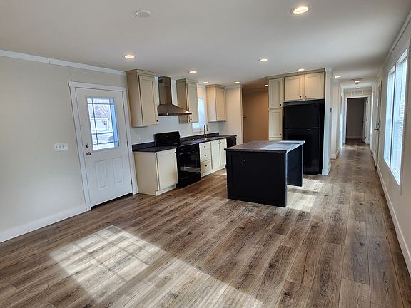 4th image of 10915 Pomona St #33