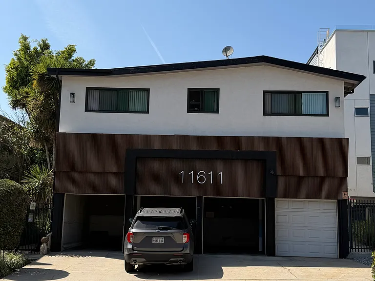 11611 Darlington Ave #6 — Photo 18