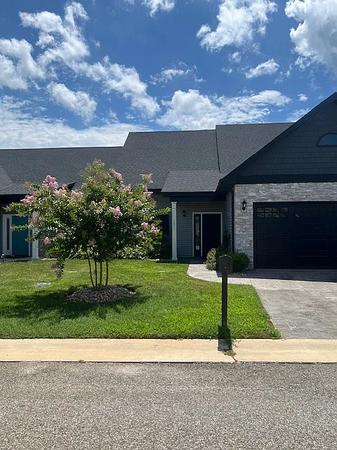 1071 Grandset Dr