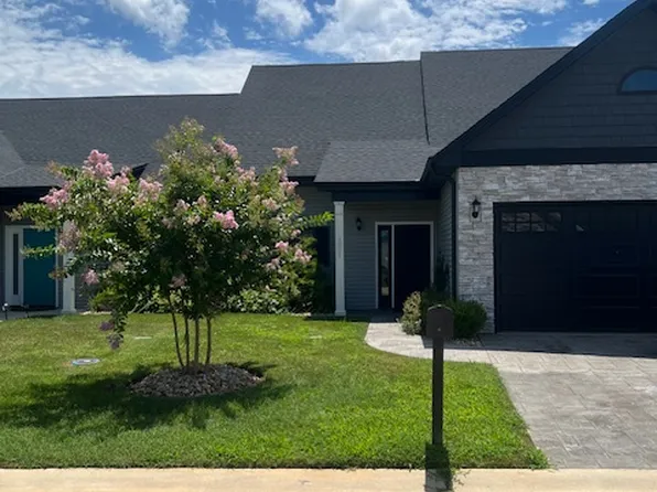 1071 Grandset Dr, Forest, VA 24551